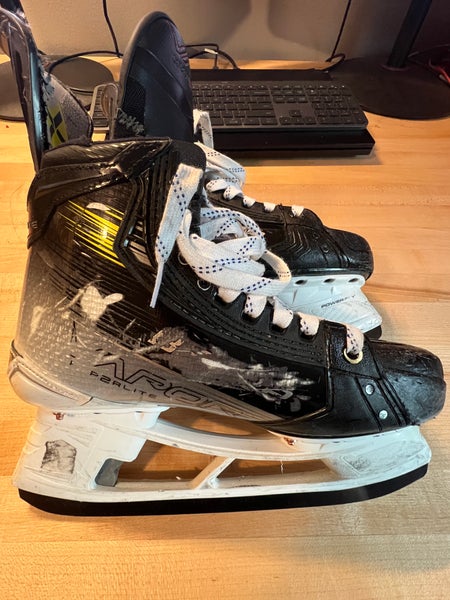 2024 Bauer Vapor Hyperlite 2 Hockey Skates Narrow Width 6 (Used)