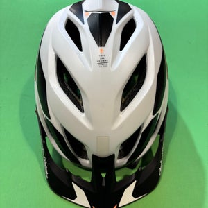 Troy Lee Designs A3 MIPS Bike Helmet | Medium/Large (7 1/8" - 7 3/8")