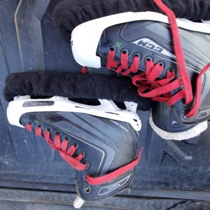 CCM RibCor 40K Hockey Goalie Skates Regular Width Size 4 (Used)