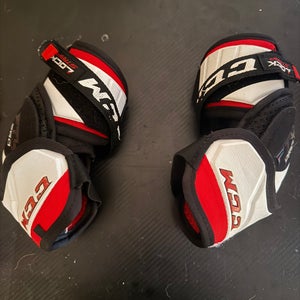 Junior Medium CCM FT4 Pro Elbow Pads (Used)
