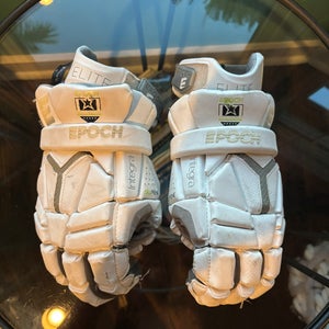 NORTH AMERICAN SHOWCASE Epoch Integra Lacrosse Gloves