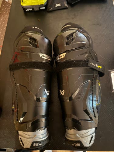 Junior Bauer Supreme M5 Pro 12" Shin Pads (New)