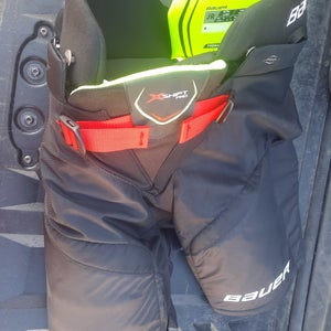 Junior Medium Bauer Vapor x100 Hockey Pants Pro Stock (New)
