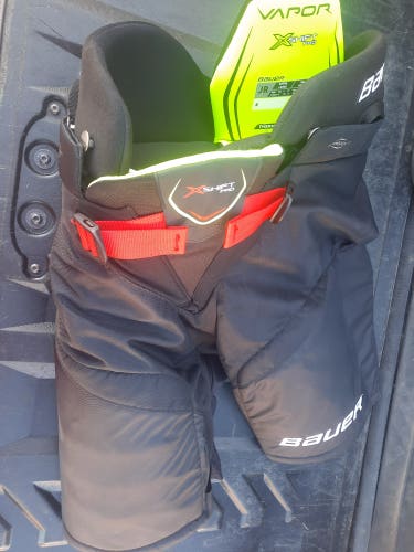 Junior Medium Bauer Vapor x100 Hockey Pants Pro Stock (New)
