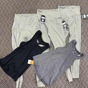 5-Piece True Women’s XS workout clothes kit
