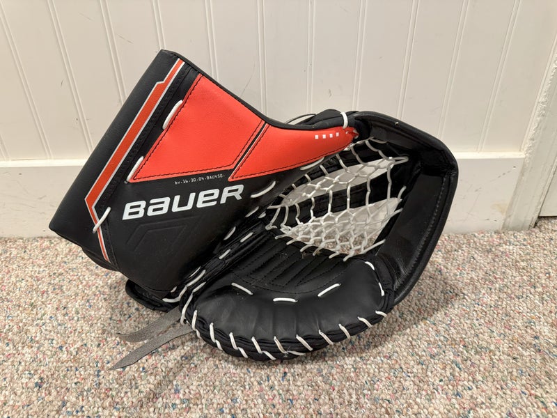 Brand New Never Used Senior Regular Bauer SUPREME MACH Goalie Glove