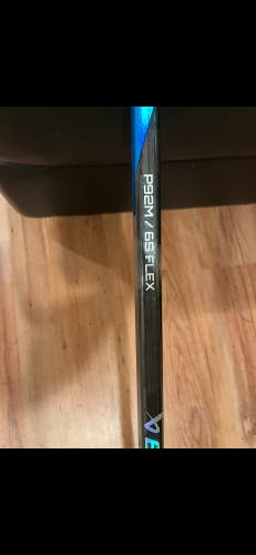 Intermediate Bauer Nexus Sync Right Handed Hockey Stick P92M (Used)