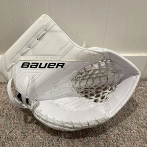Brand New Senior Regular Bauer SUPREME MACH Goalie Glove