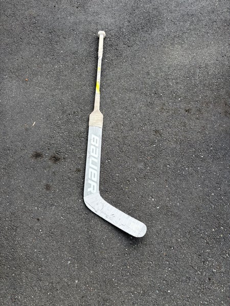Intermediate Bauer Hyperlite 2 Regular Goalie Stick 23" Paddle (Used)