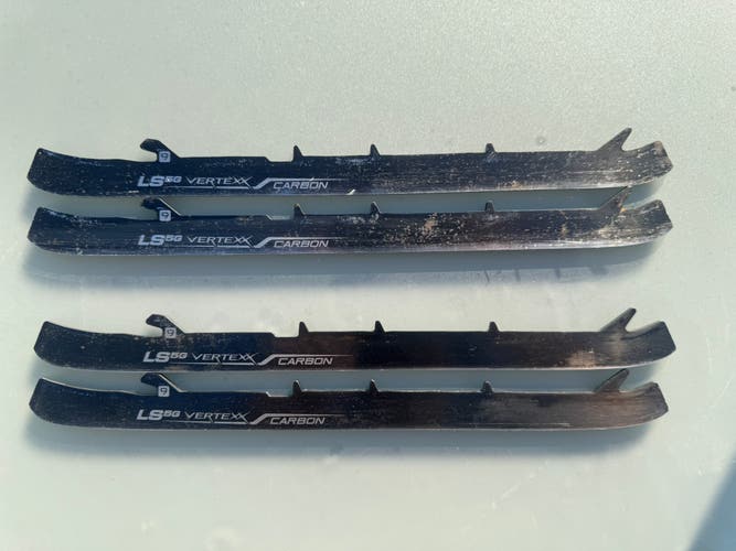 Bauer Goalie LS5 Carbon Size 9 (2 Pairs)