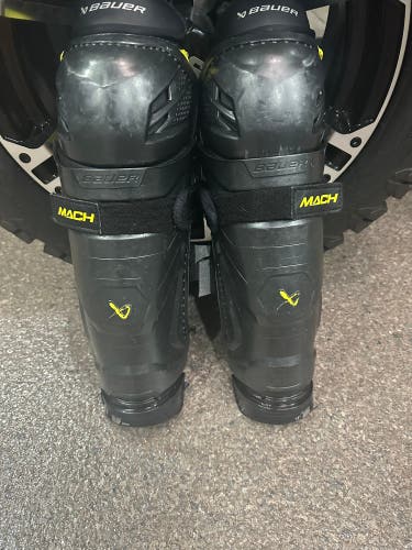 Junior Bauer Mach 12" Shin Pads (Used)