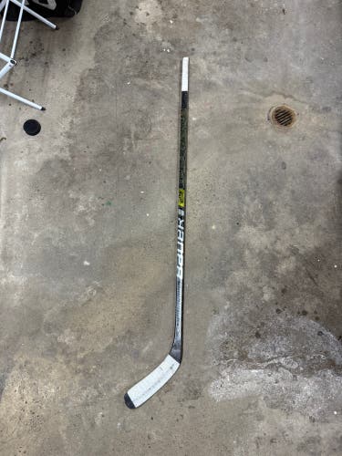 Senior Bauer Supreme 2S Pro P88 77 Flex Right Handed Hockey Stick (Used)