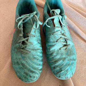 Women's Size M 5.5 (W 6.5) Nike Cleats (Used)