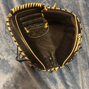 2023 Wilson A2000 RH Catcher's Baseball Glove 33.5" (New)