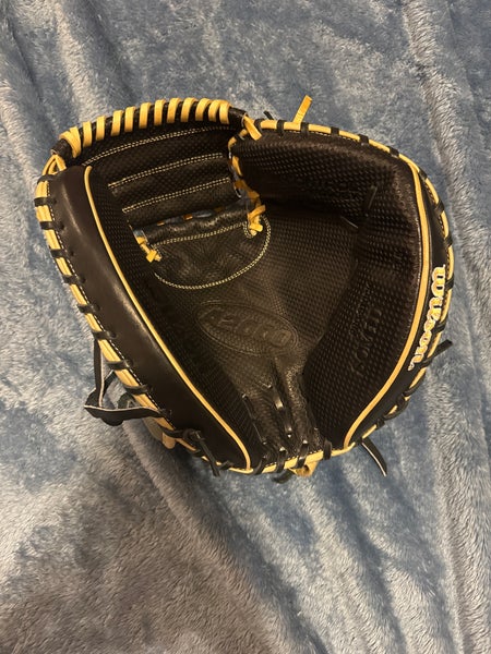 2023 Wilson A2000 RH Catcher's Baseball Glove 33.5" (New)