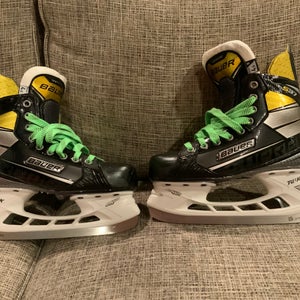 Bauer Supreme S37 Hockey Skates Regular Width Size 4.5 (Used)