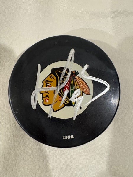 Jonathan Toews Autographed Chicago Blackhawks Puck – NHL Licensed