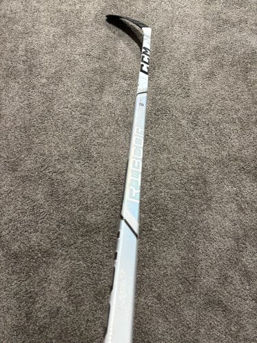 CCM RibCor Trigger 9 Pro White Right Hockey Stick P28 80 Flex Pro Stock (New)
