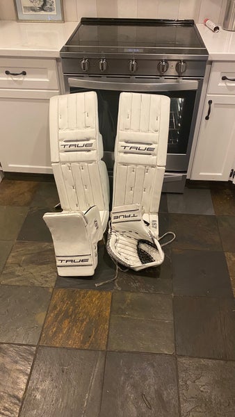 34" 2025 True Catalyst PX5 Regular Goalie Full Set Pro Stock (Used)