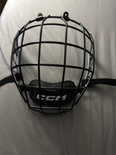 Medium Oreo CCM FM580 Full Cage (New)
