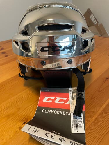 New Pro Stock CCM Chrome V08 Hockey Helmet LA Kings LARGE