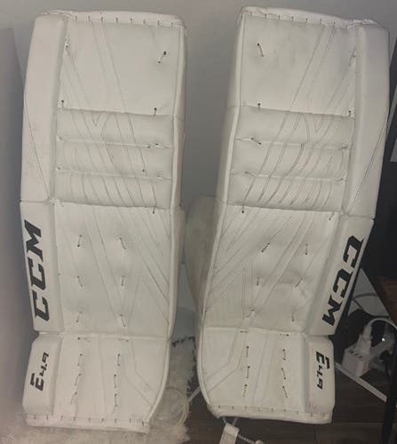 30" 2019 CCM Extreme Flex E4.9 Goalie Leg Pads (Used)