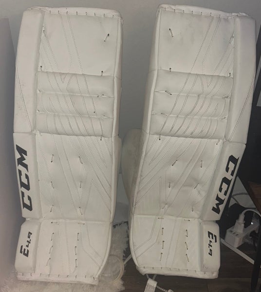 30" 2019 CCM Extreme Flex E4.9 Goalie Leg Pads (Used)