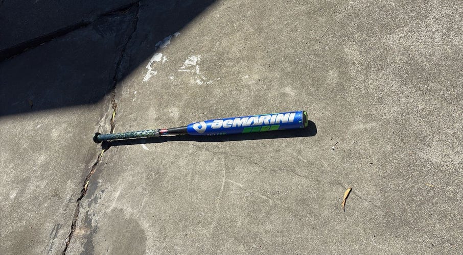 DeMarini CF8 Composite Bat (-10) 21 oz 31" (Used)