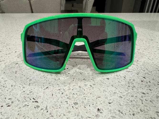 Medium/Large Oakley Sutro Sunglasses (New)