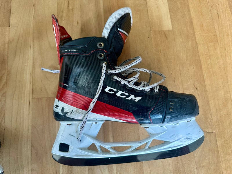 CCM JetSpeed FT4 Pro Hockey Skates Wide Width 6 (Used)