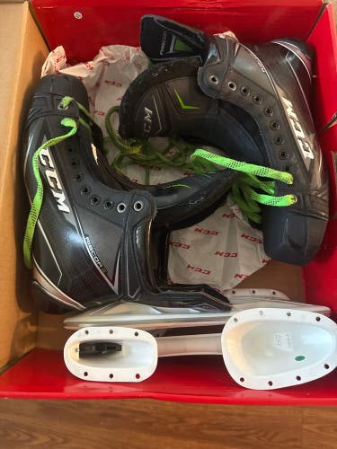 New CCM RibCor Titanium Hockey Skates Regular Width Size 10D