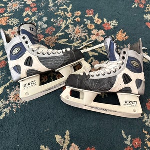 CCM 852 Super Tacks Hockey Skates Regular Width 9.5