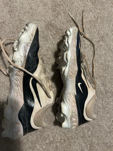 White Men's Size M 11.0 (W 12.0) Youth Nike React Low Top Molded Cleats (Used)