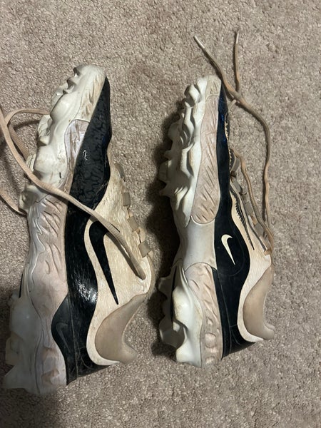 White Men's Size M 11.0 (W 12.0) Youth Nike React Low Top Molded Cleats (Used)