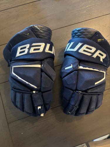 Bauer Vapor Hyperlite Gloves 14" (Used)