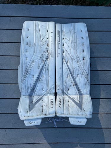 Used 33" 1.5 Custom True L20.1 Goalie Leg Pads