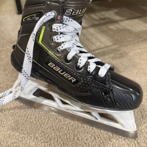 Bauer Elite Hockey Goalie Skates Size 4 (Used)