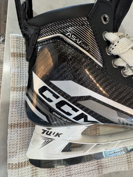 Sam Carrick - 2024 CCM AS-V Pro Hockey Skates Wide Width Pro Stock 8.5 (Used)