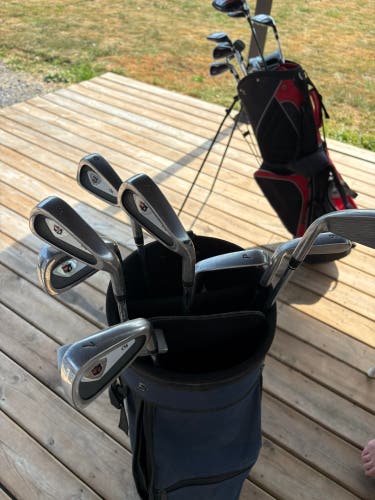 Wilson Staff Ci6 Right Handed Iron Set (Used)