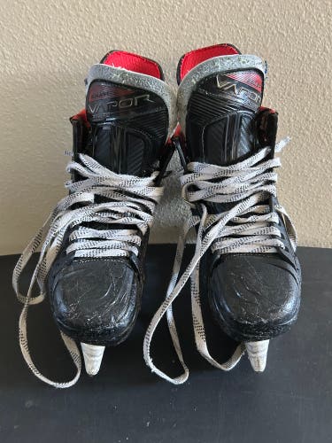 2022 Bauer Vapor 3X Hockey Skates Regular Width Size 4 (Used)