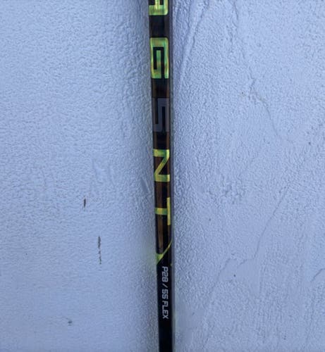Intermediate Bauer AG5NT R Right Handed Hockey Stick P28  (Used)