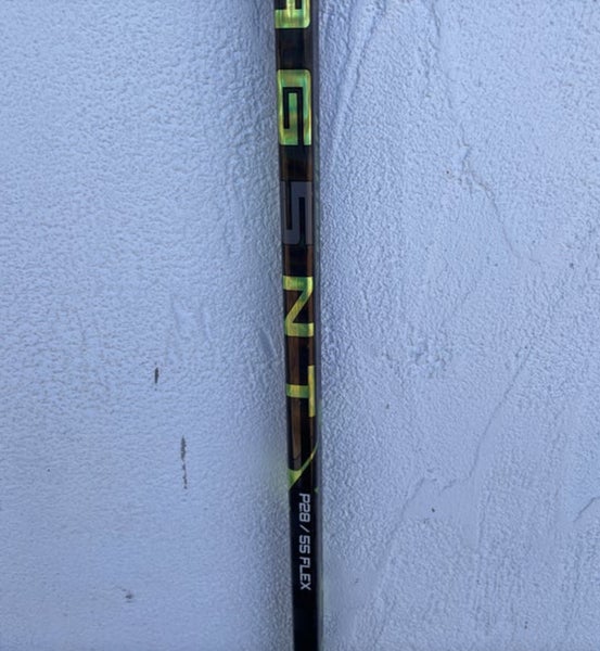 Intermediate Bauer AG5NT R Right Handed Hockey Stick P28  (Used)