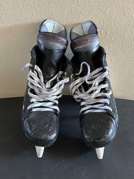 2023 Bauer Vapor Hyperlite 2 Hockey Skates Regular Width 8.5 (Used)