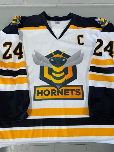 HORNETS Medium Men's Jersey (New)