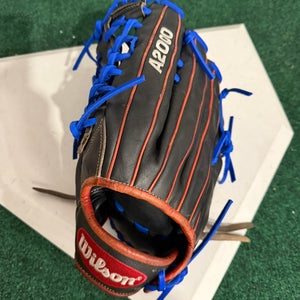 Wilson A2000 RH Outfield Baseball Glove 12.5" (Used)