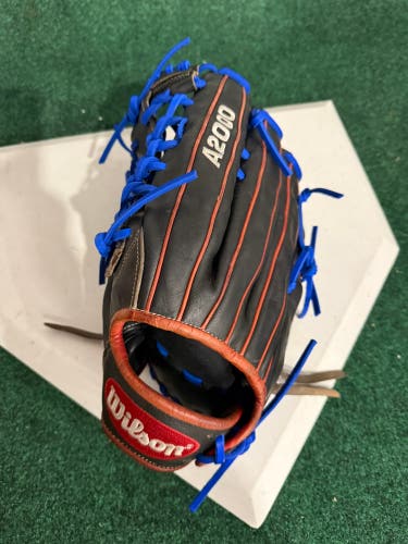 Wilson A2000 RH Outfield Baseball Glove 12.5" (Used)