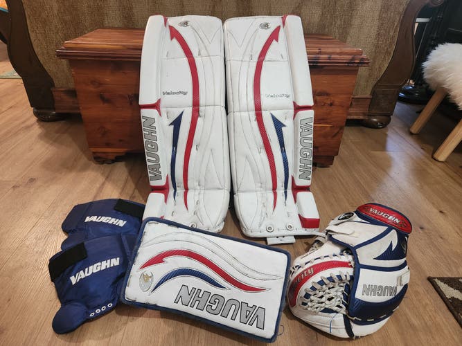 31" + 1.5 Vaughn Velocity 7480 Regular Goalie Full Set (Used)