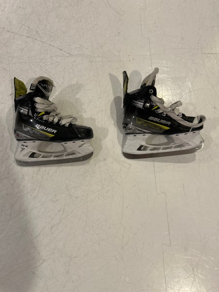 Bauer Vapor X4 Hockey Skates Size 3.5 (Used)