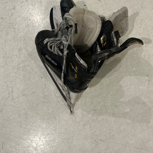 Bauer Supreme M5 Pro Hockey Skates Size 4 (Used)