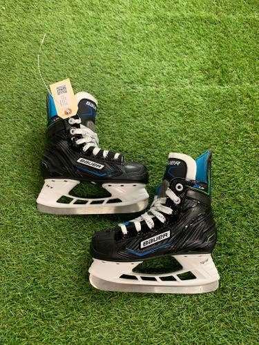 Youth Bauer XLP Hockey Skates Regular Width 12 (Used)